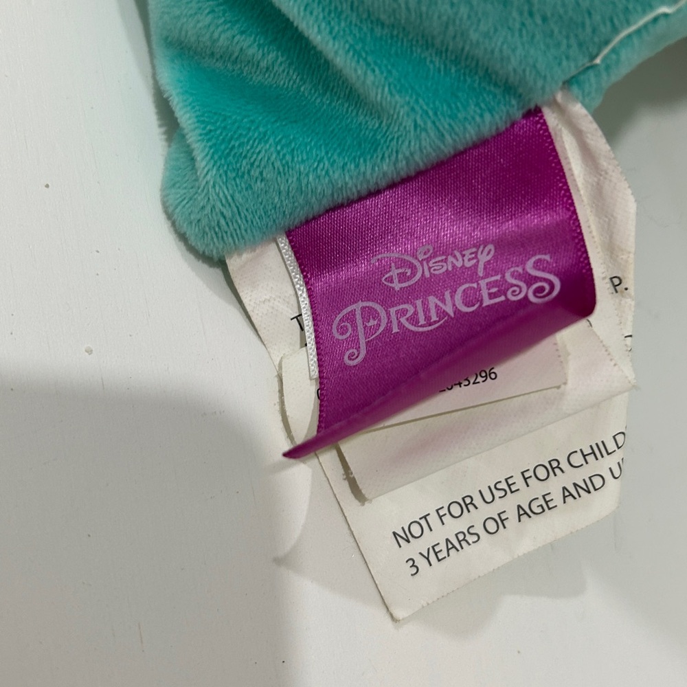 Disney Princess The Little Mermaid 3-D Ariel Plush Snuggle Pillow - Picture 2 of 6
